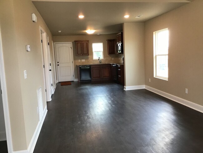 Building Photo - Beautiful newer built  2 bedroom, 2 bath