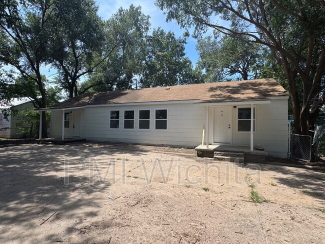 Building Photo - 4309 E Lincoln St