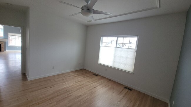 Building Photo - Beautiful Single Story Townhouse with Den & Attached 2-Car Garage