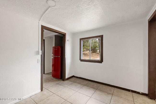 Building Photo - 1623 Idylwild Rd