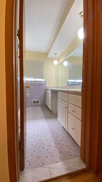 Building Photo - 28301 Mavis Dr