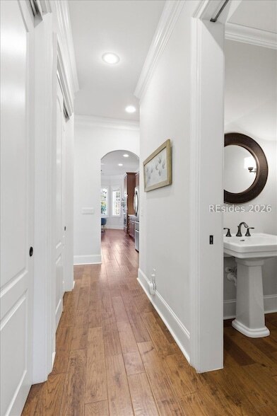 Building Photo - 165 Topside E