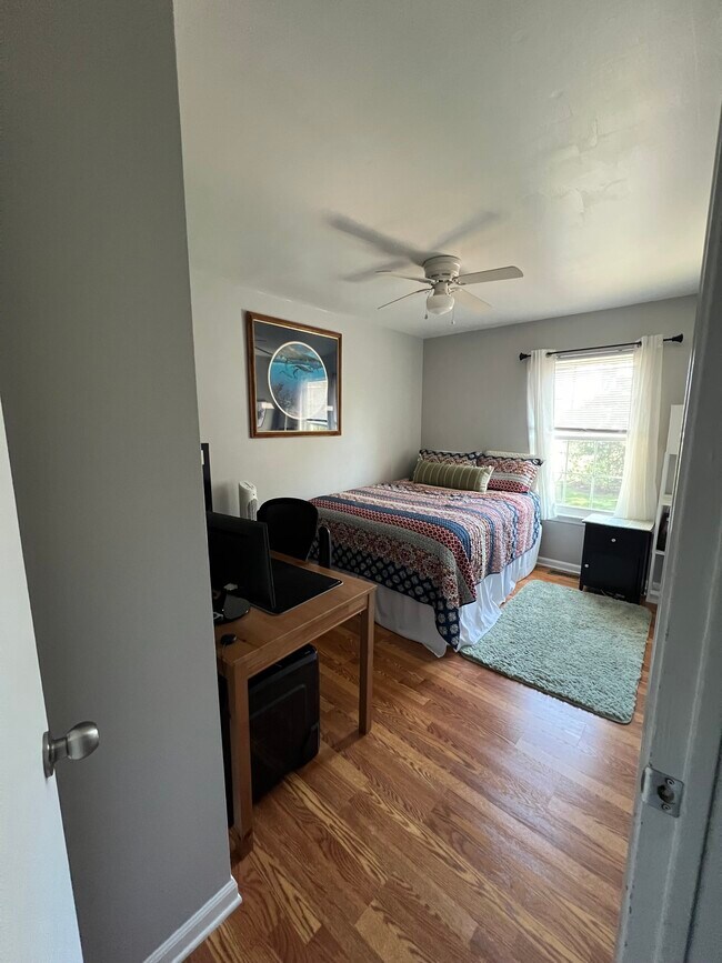 Building Photo - 239 Crown Prince Dr