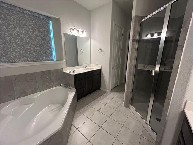 Building Photo - 3600 Brushy Creek Rd
