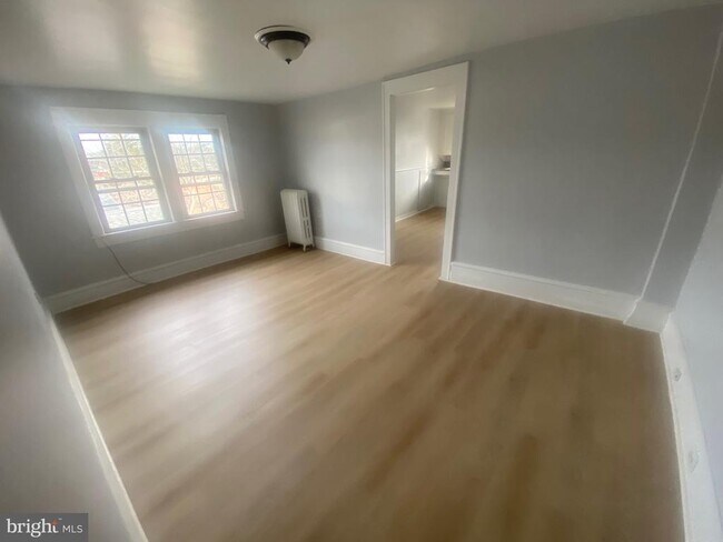 Building Photo - 109 N Thomas Ave