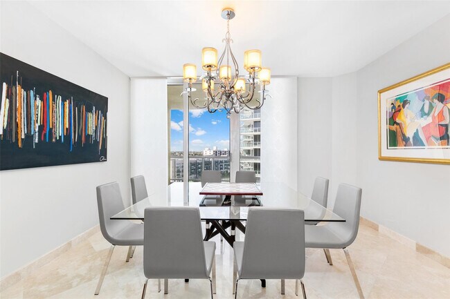 Building Photo - 2110 N Ocean Blvd