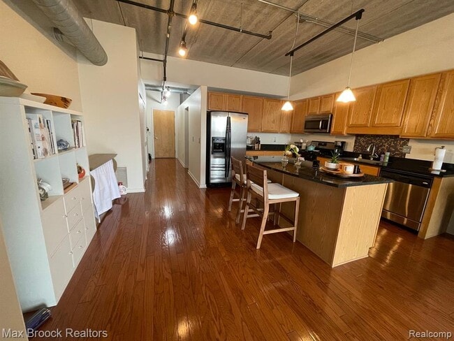 Building Photo - 101 Curry Ave