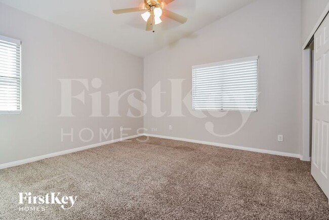 Building Photo - 5635 Tropic Breeze St