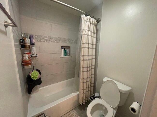 Building Photo - 1527 W Richmond St