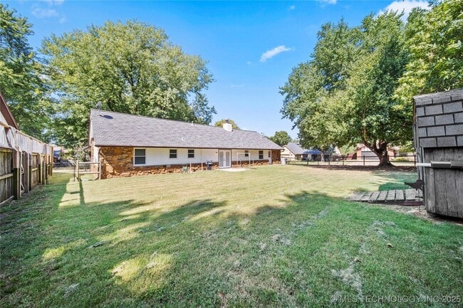 Building Photo - 11401 S 98th E Ave