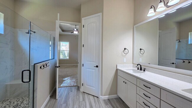 Building Photo - FOR RENT 4 BEDROOM 3 BATHROOM HOME