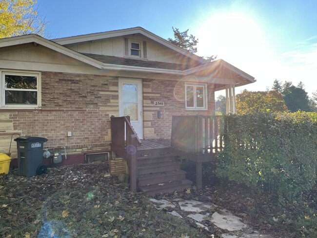 Building Photo - 2740 Buena Vista St