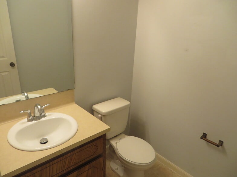 Building Photo - 8814 Clearbrook Trail