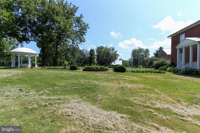 Building Photo - 568 Smithfield Ln