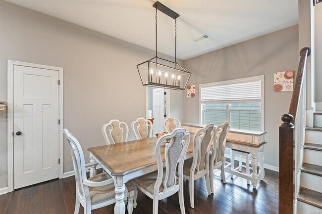 Building Photo - 905 Overture Dr
