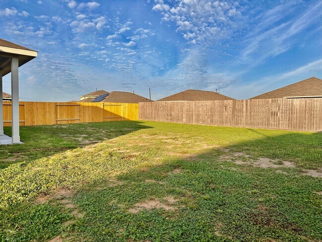 Sprinkler system and sod will be installed prior to move in! - 507 Turtle Dove Dr