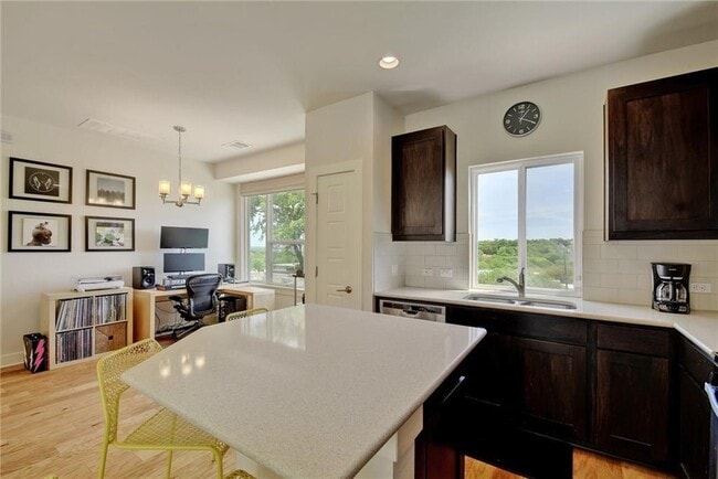 Building Photo - 3000 Pither Ln