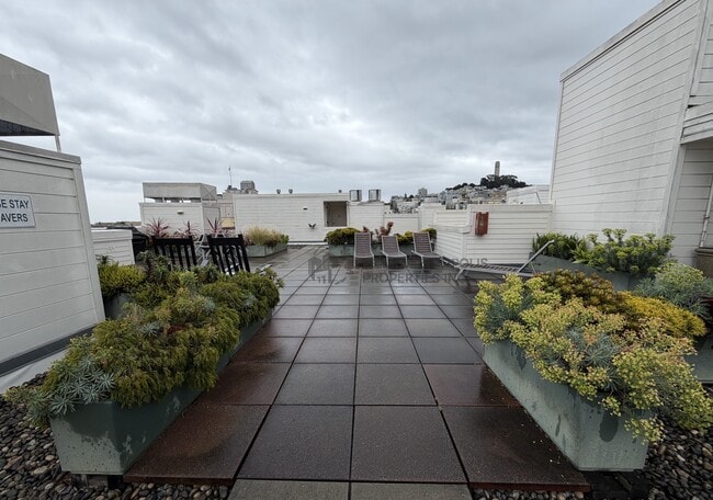 Building Photo - 600 Chestnut St