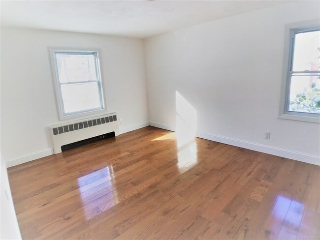 Building Photo - 10 Brookmoor Rd