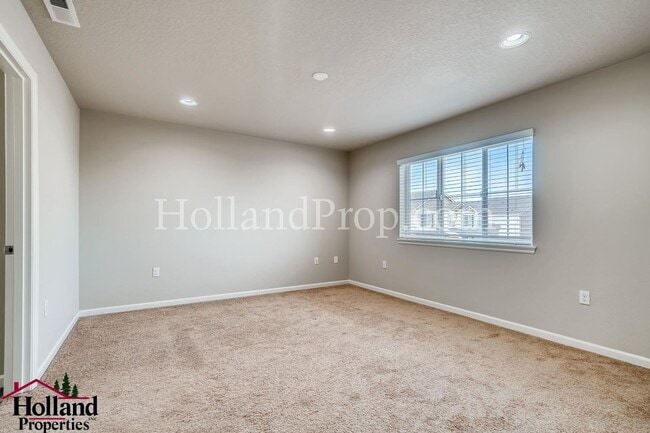 Building Photo - Charming 4-Bedroom Home Near Parks and Tra...