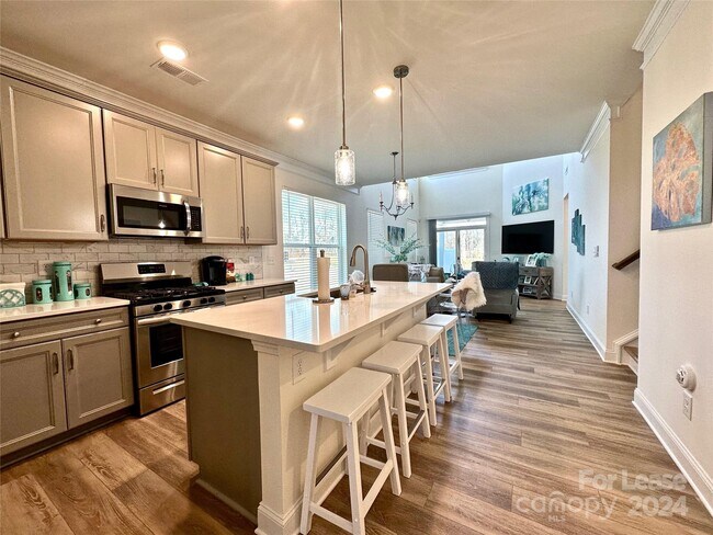 Building Photo - 4020 Rothwood Ln