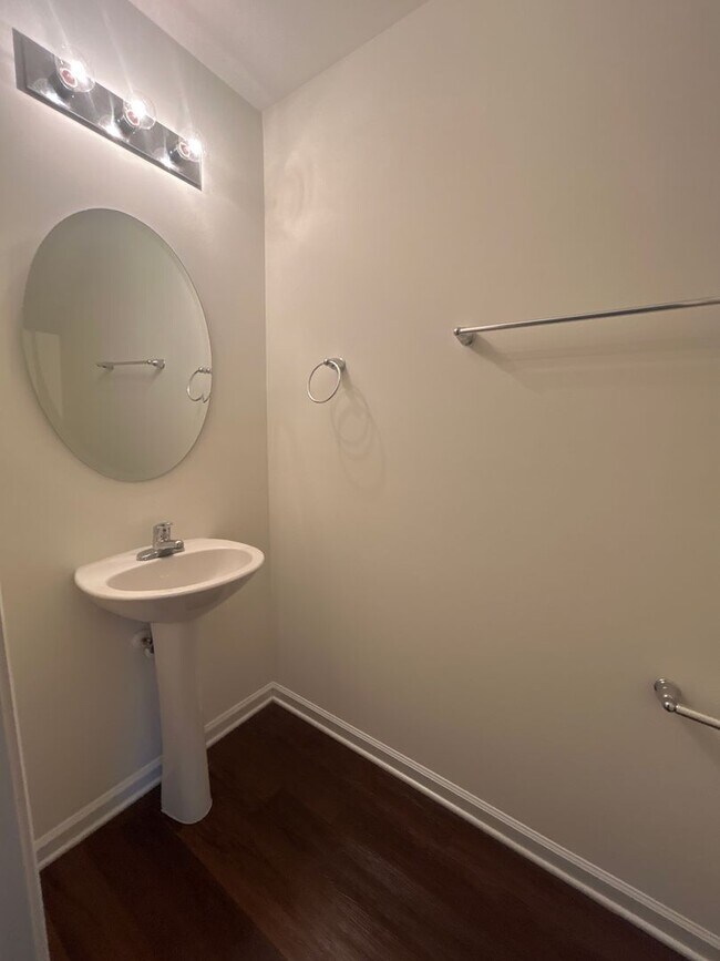 Building Photo - 80 BC