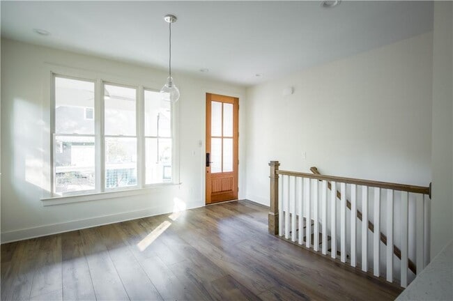 Building Photo - 188 La France Walk