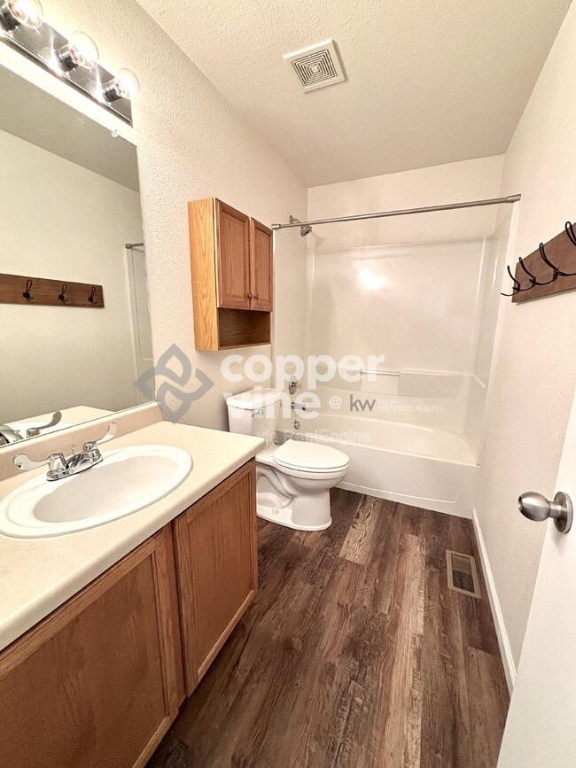 Building Photo - 3285 E 123rd Dr