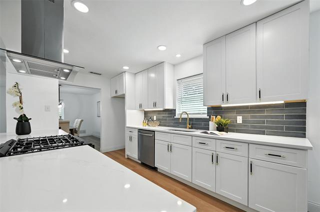 Building Photo - 7021 Thornwood Dr