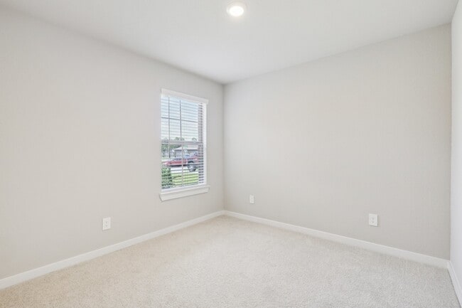 Building Photo - 920 Gentle Moss Dr