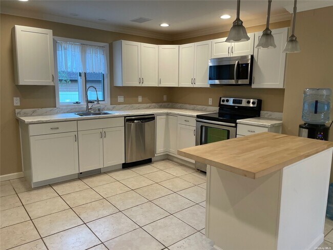 Building Photo - 27 Wabil Rd