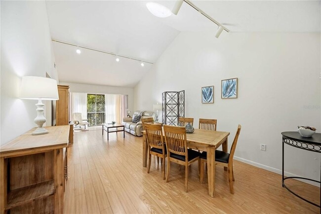 Building Photo - 1626 Brookhouse Dr