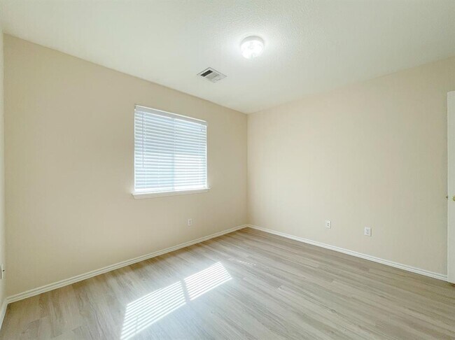 Building Photo - 11313 Los Comancheros Rd