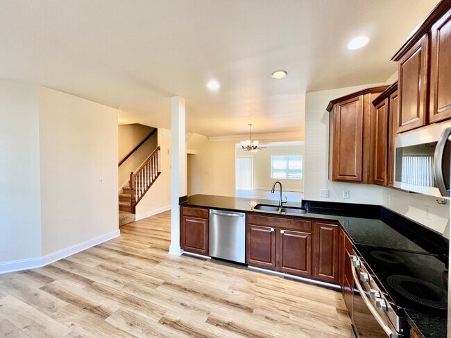 Building Photo - 229 Whitley