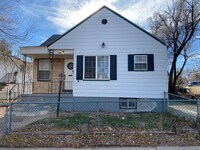 Building Photo - 2 Bed / 2 Bath Home - Close to UNC