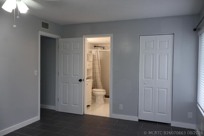 Building Photo - 603 Sea Pine Way