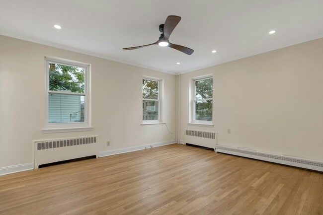 Building Photo - 590 PALISADE Ave