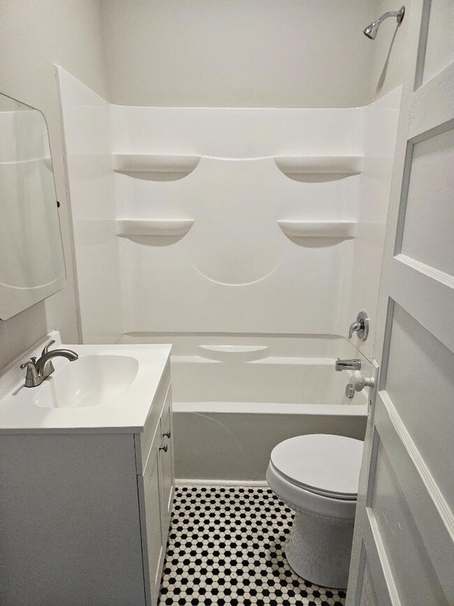 Building Photo - 748 Truett Ave