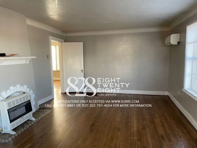 Building Photo - ECCLECTIC HISTORIC 1 BED/1 BATH TOWNHOME I...