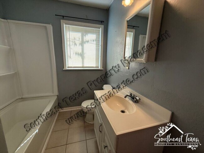 Building Photo - 4455 S 5th St