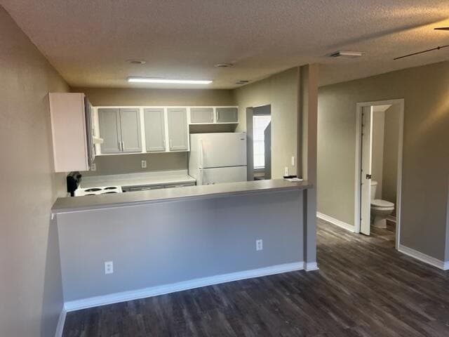 Building Photo - "Charming 2-Bedroom Townhouse with 2.5 Bat...
