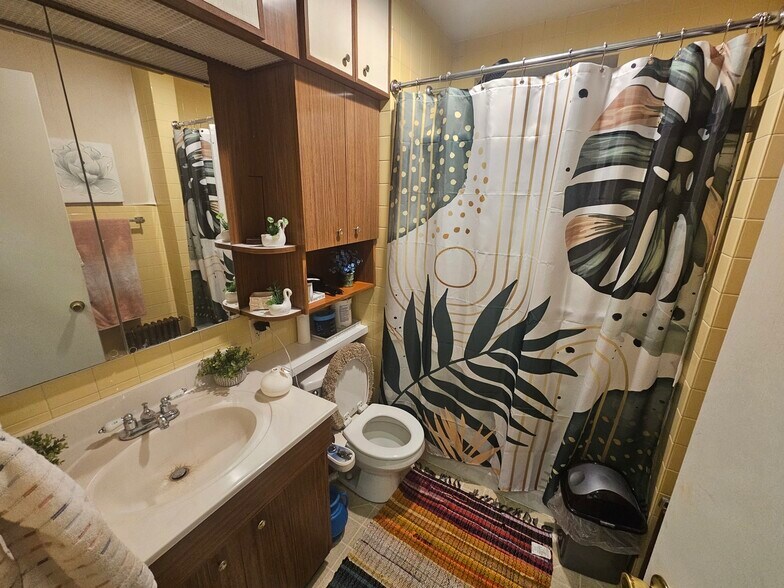 Building Photo - 1132 W Wrightwood Ave