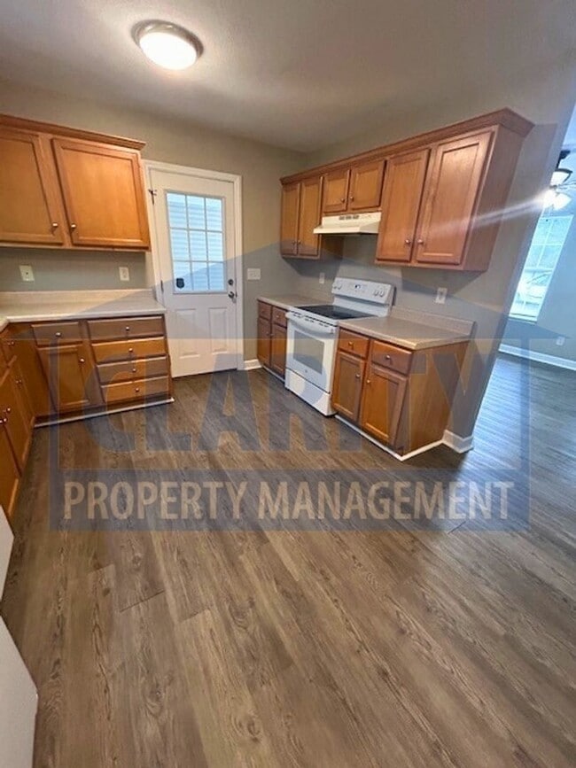Building Photo - Three-bedroom home in Downtown Cleveland!
