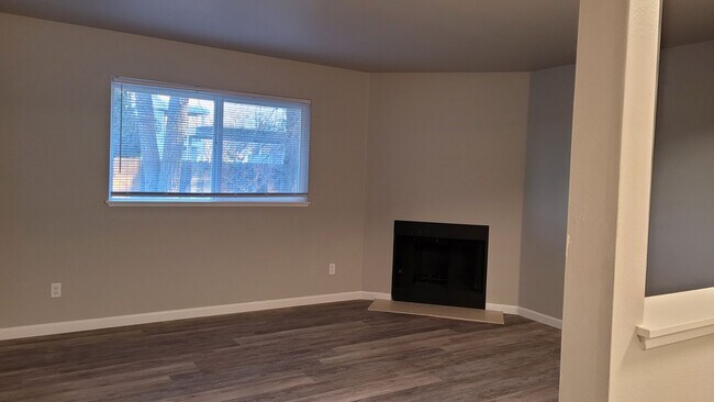 Building Photo - 5620 W Dorian Ln