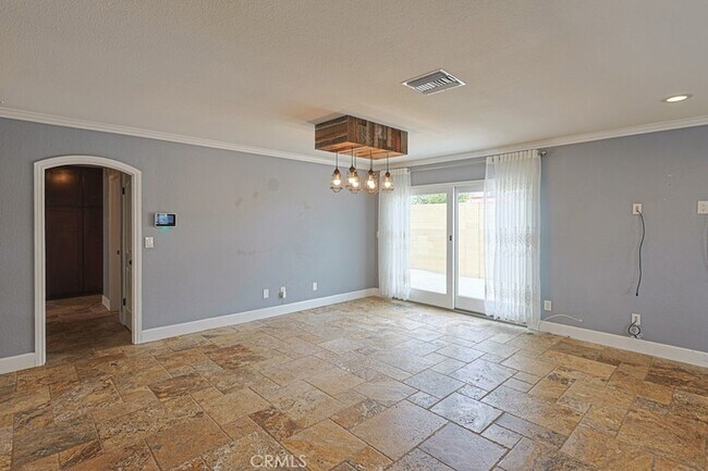 Building Photo - 15001 Victoria Ln