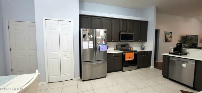Building Photo - 1763 Covington Ln