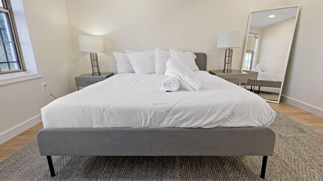 Building Photo - 228 Maryland Park Dr