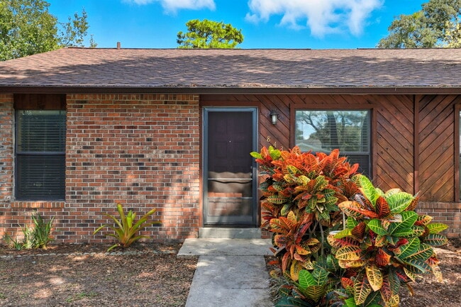 Building Photo - 843 Georgia Ave