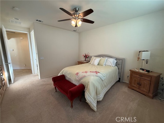 Building Photo - 924 Essex Rd