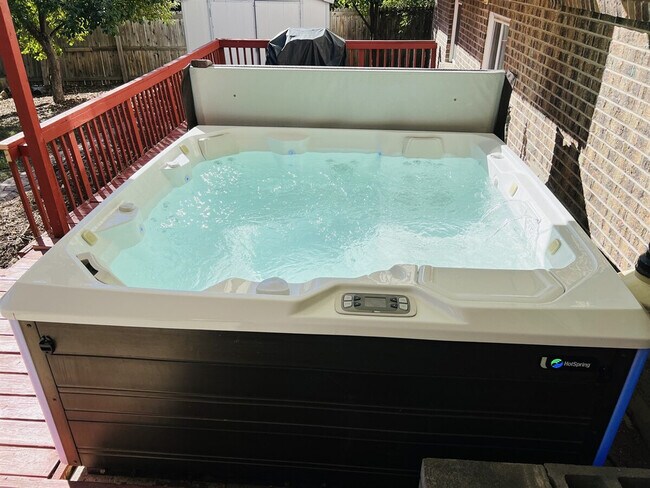 Building Photo - 7012 Ingalls St